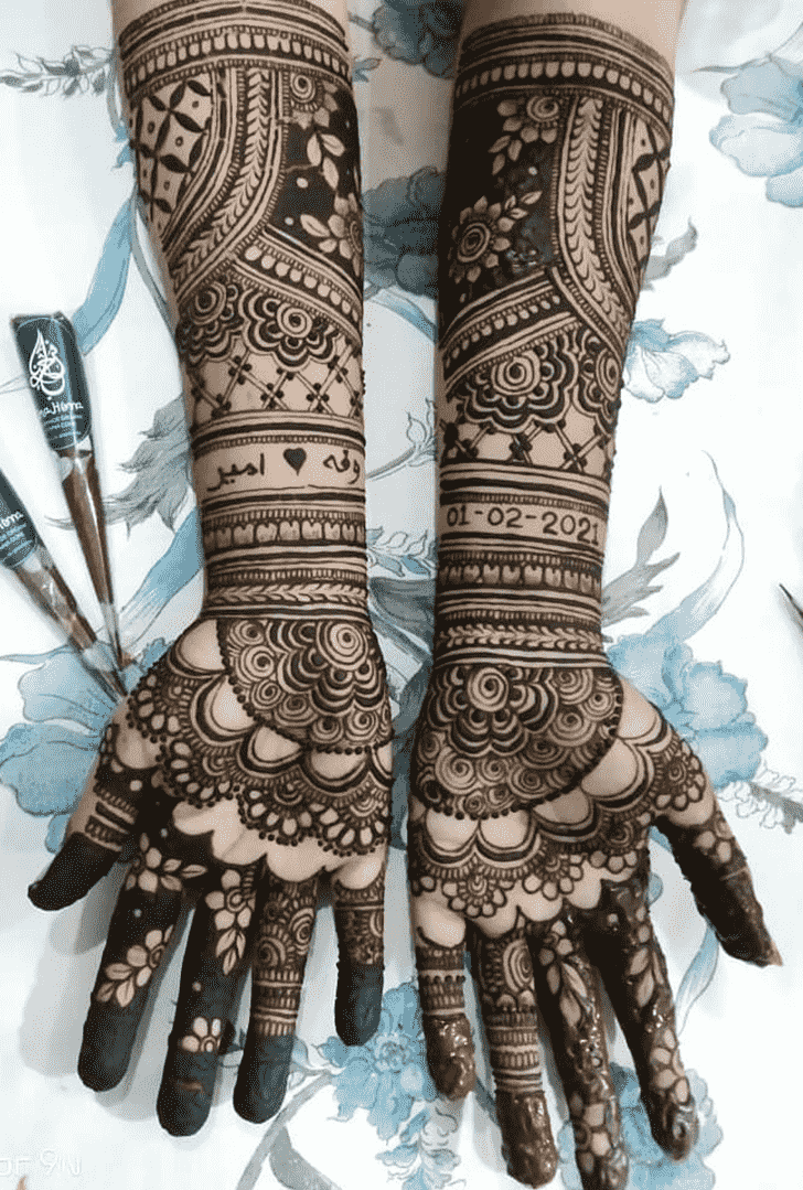 Comely Hand Henna Design