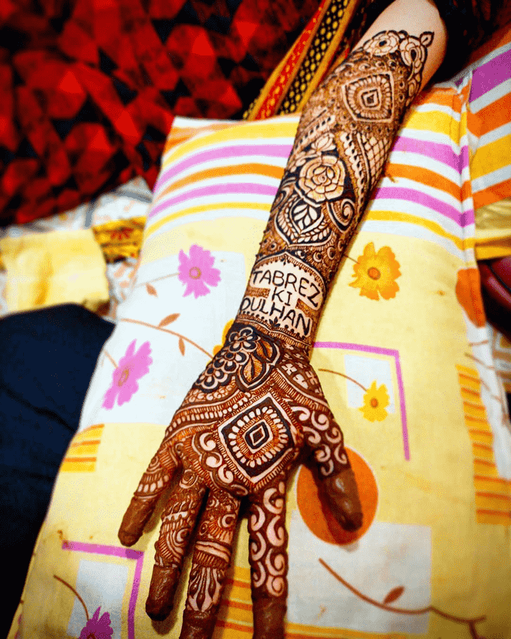 Elegant Hand Henna Design