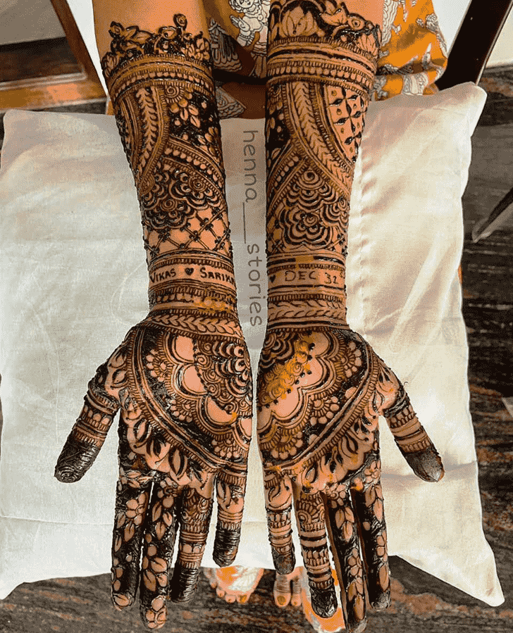Enthralling Hand Henna Design