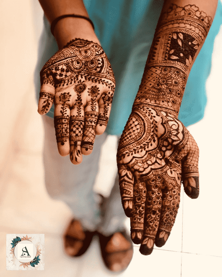 Enticing Hand Henna Design