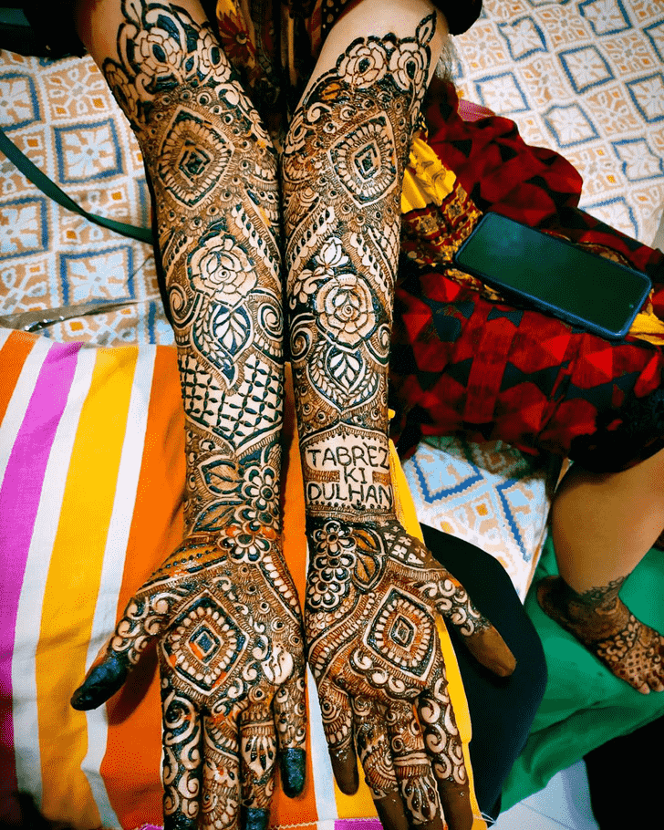 Radiant Hand Henna Design
