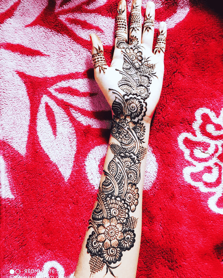 Refined Hand Henna Design