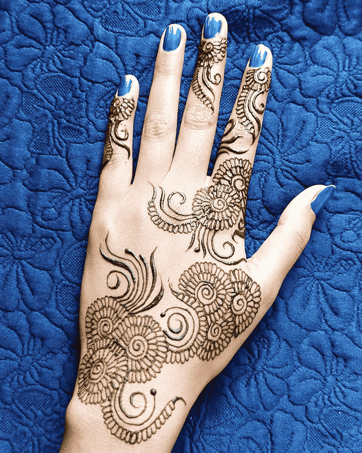 Resplendent Hand Henna Design