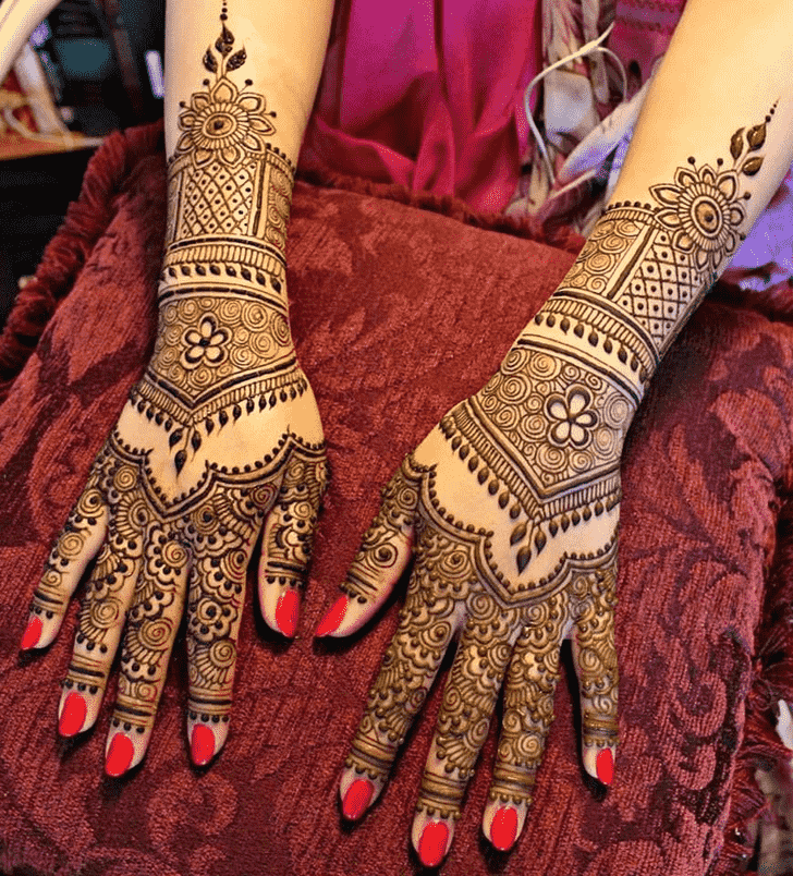 Shapely Hand Henna Design
