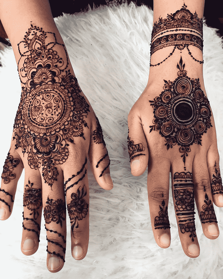 Stunning Hand Henna Design