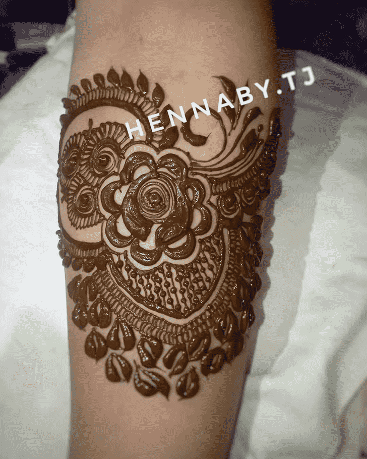 Bewitching Hariyali Teej Henna Design