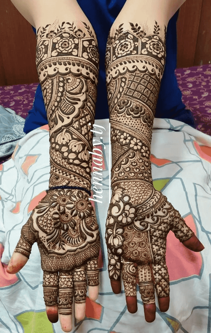 Captivating Hariyali Teej Henna Design