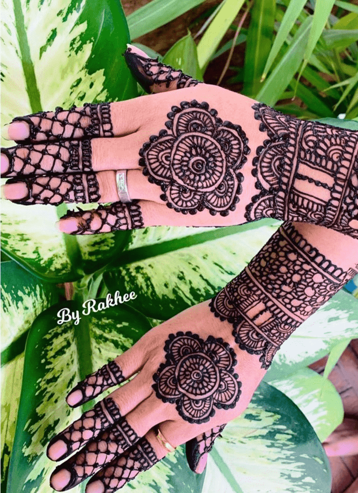 Classy Hariyali Teej Henna Design