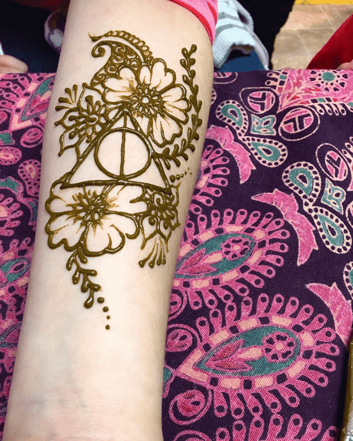 Elegant Harry Potter Henna Design