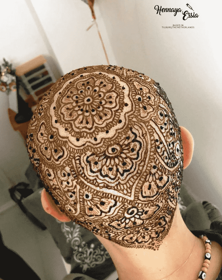 Graceful Head Henna design