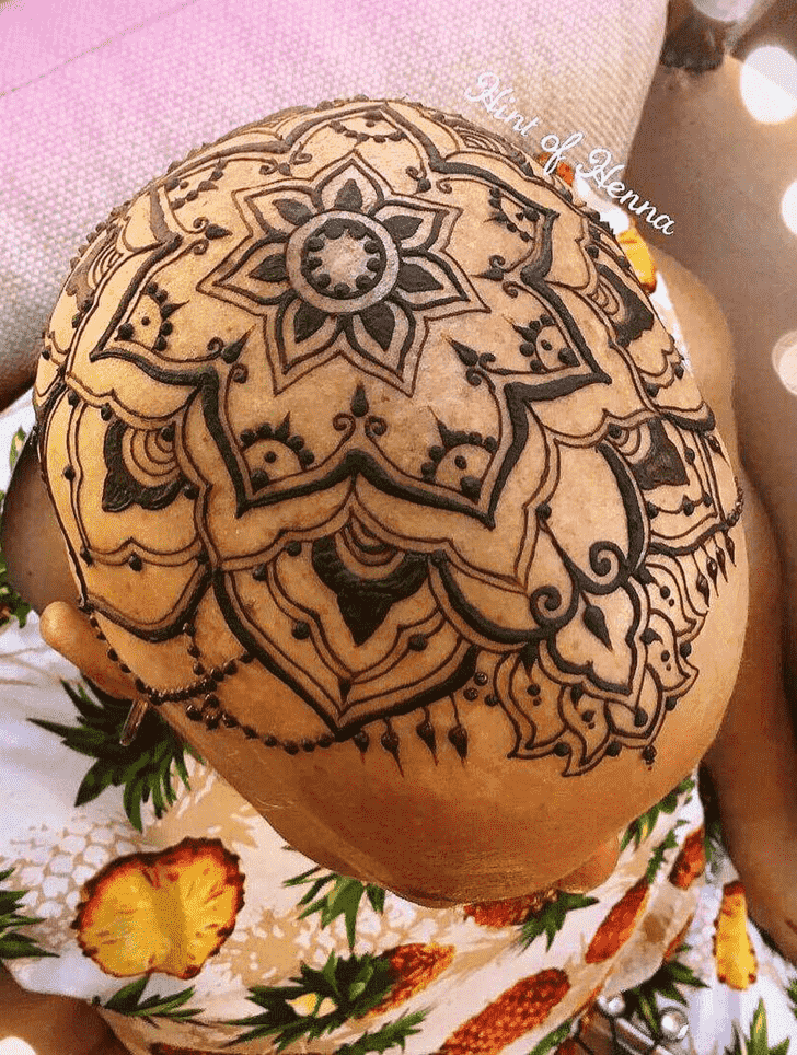 Head Henna design