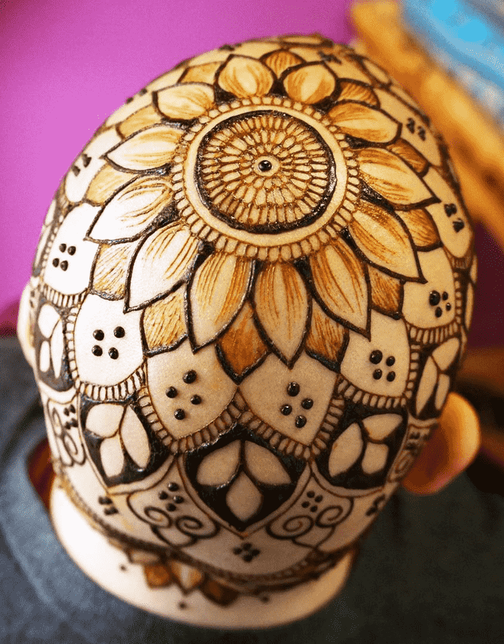 Pretty Head Henna design