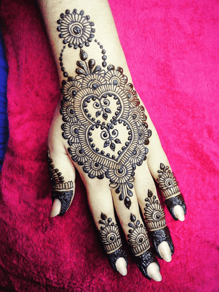 Splendid Heart Henna on Both Hand