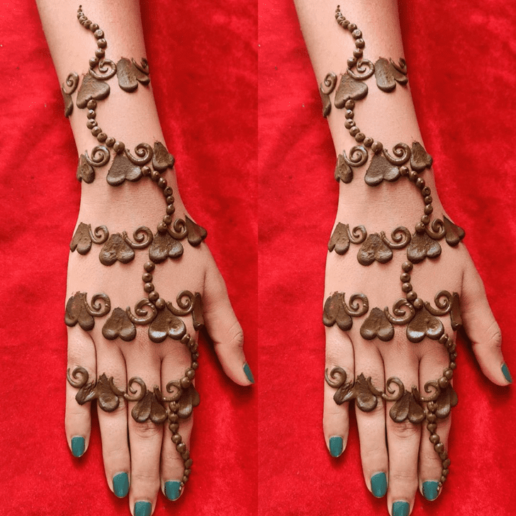 Cute Heart Henna on hand