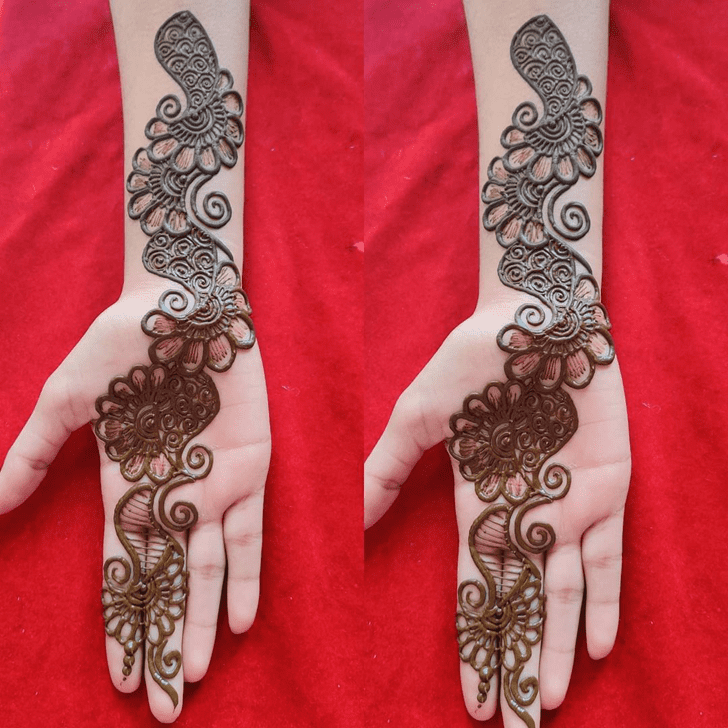 Dazzling Heart henna on Wrist