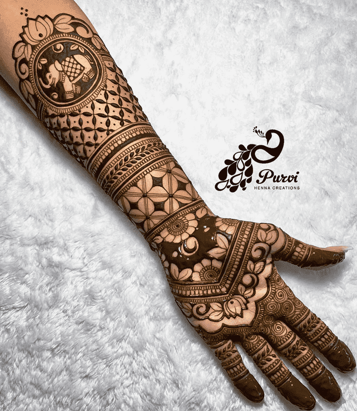 Refined Henna Modern Bride Henna Design