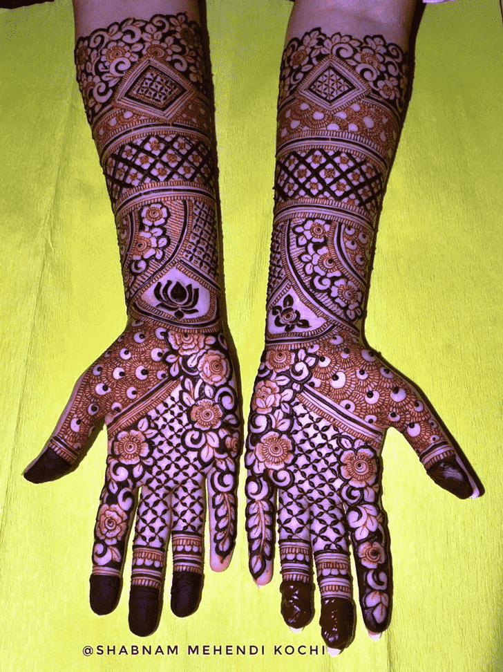 Elegant Holi Henna Design