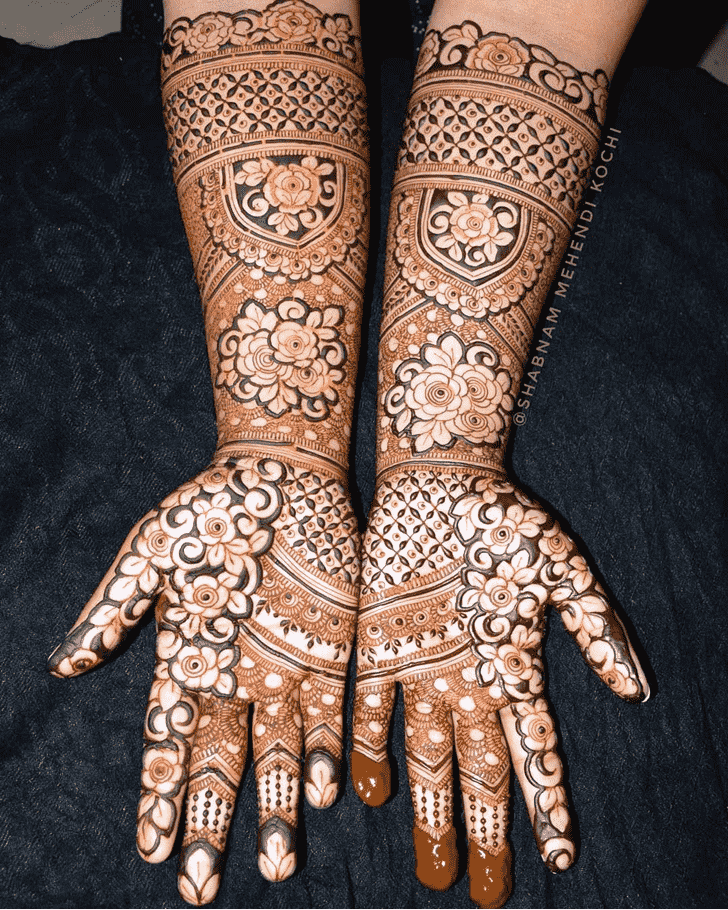 Pretty Holi Henna Design