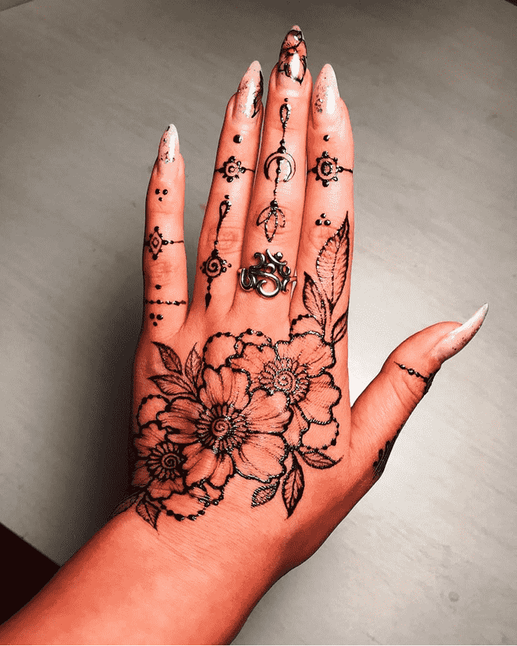 Arm Hollywood Henna Design