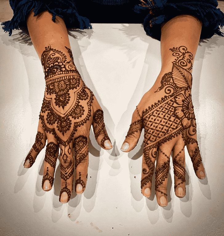 Exquisite Hollywood Henna Design