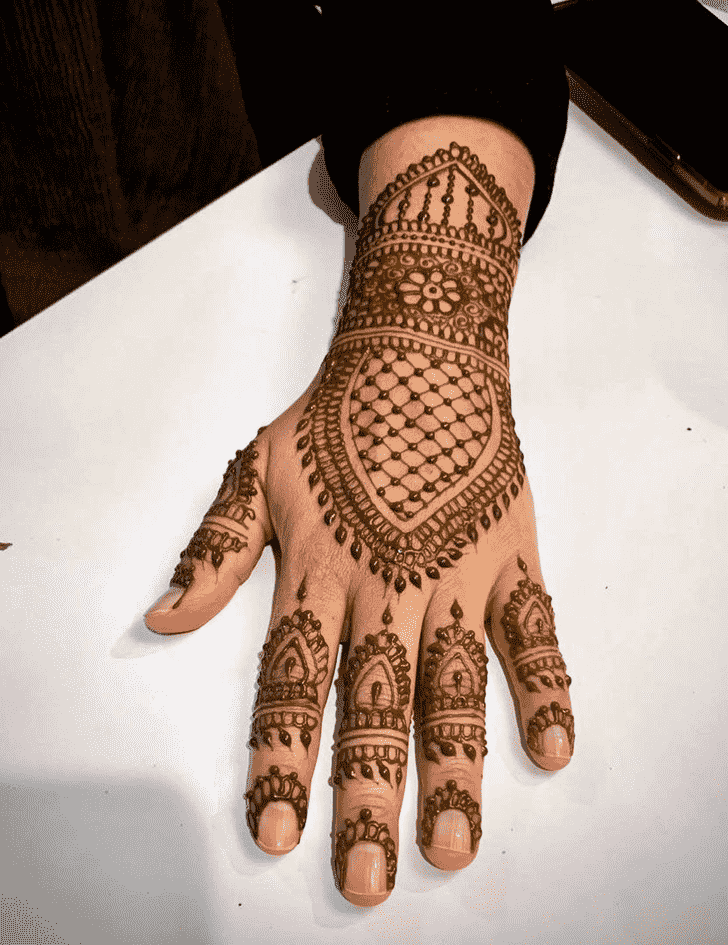 Fine Hollywood Henna Design