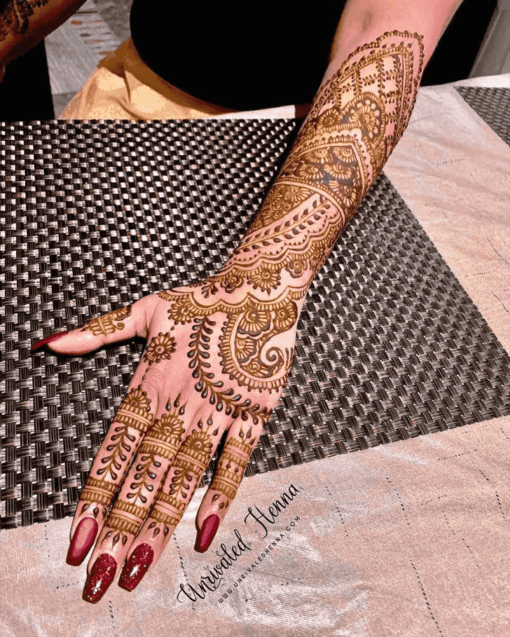 Good Looking Hollywood Henna Design