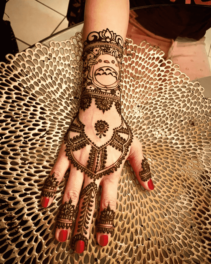 Awesome Hollywood Henna Design