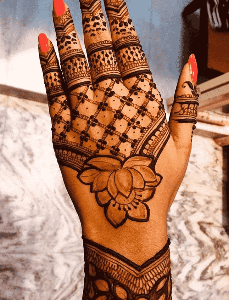 Radiant Hollywood Henna Design