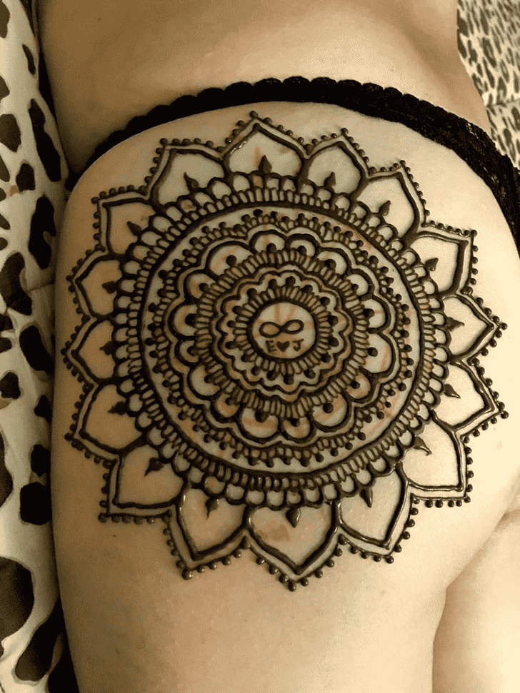 Beauteous Hot Henna Design