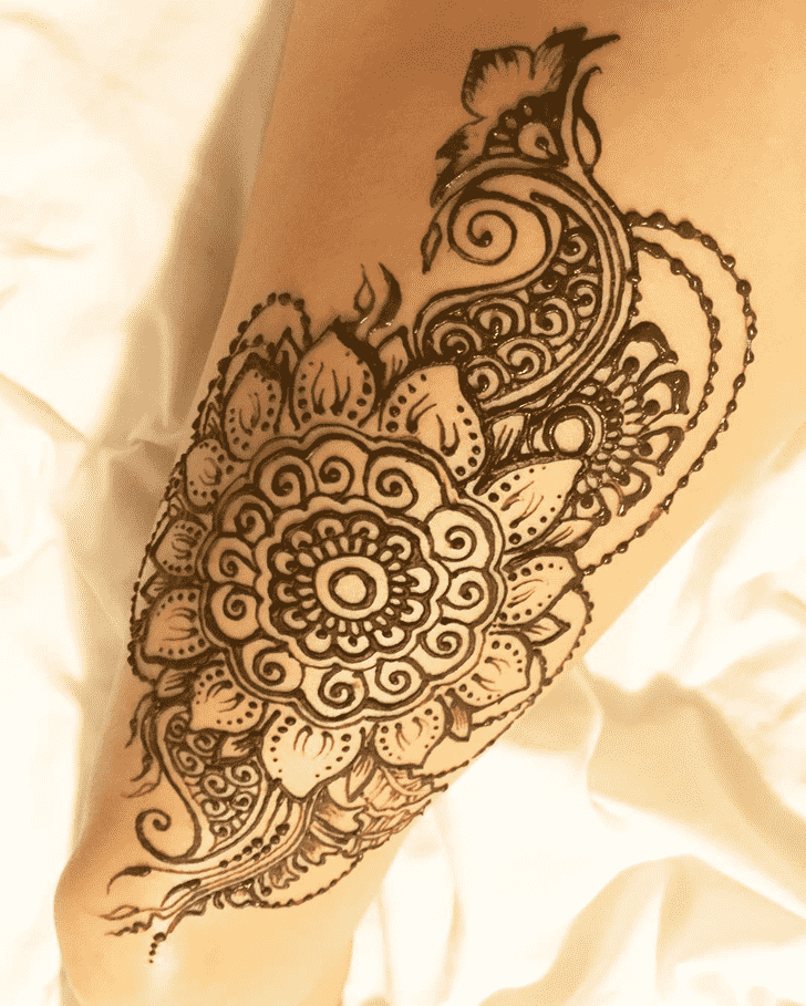 Comely Hot Henna Design