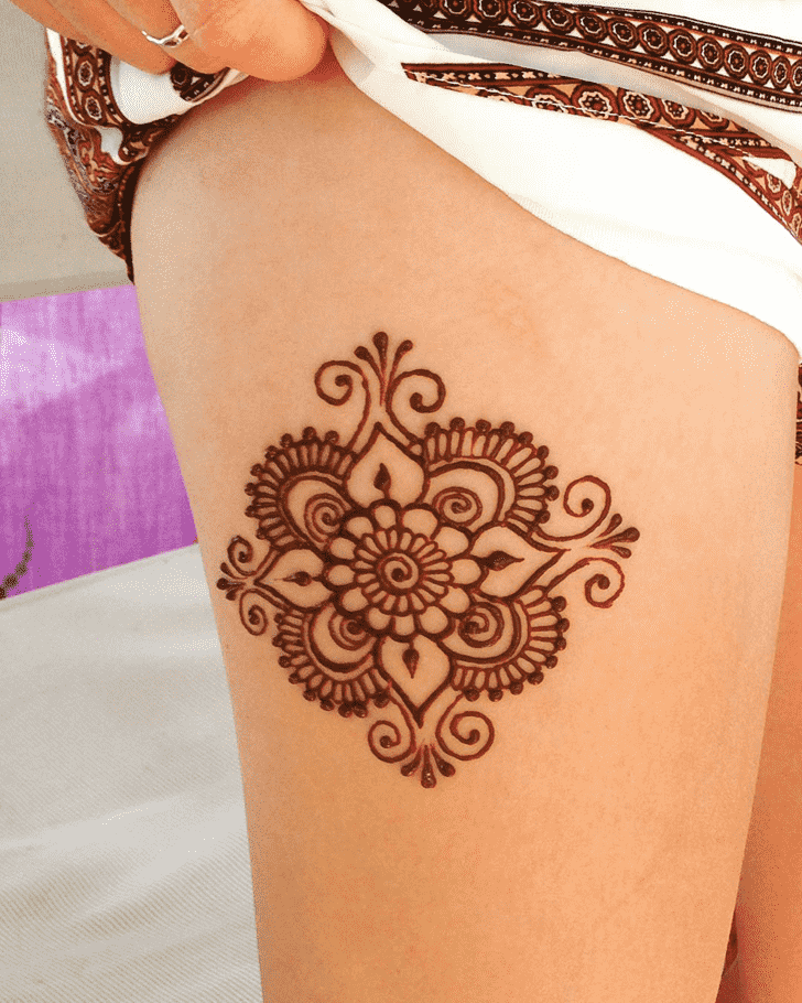 Enticing Hot Henna Design