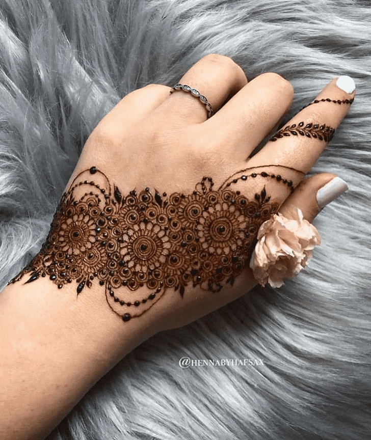 Captivating Independence Day Henna Design