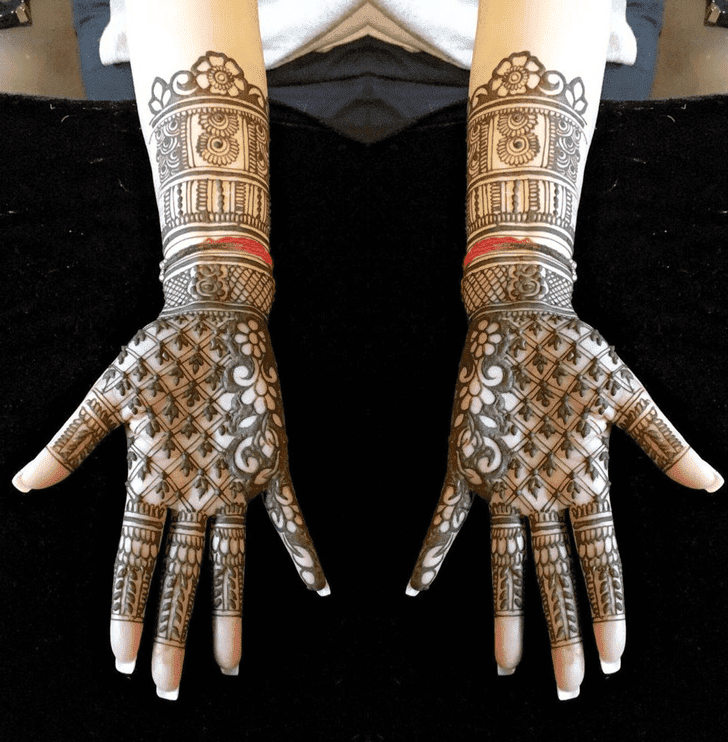 Delicate Independence Day Mehndi Design