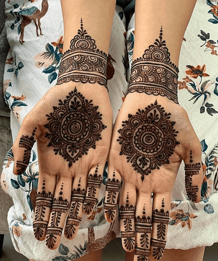 Enticing Independence Day Henna Design