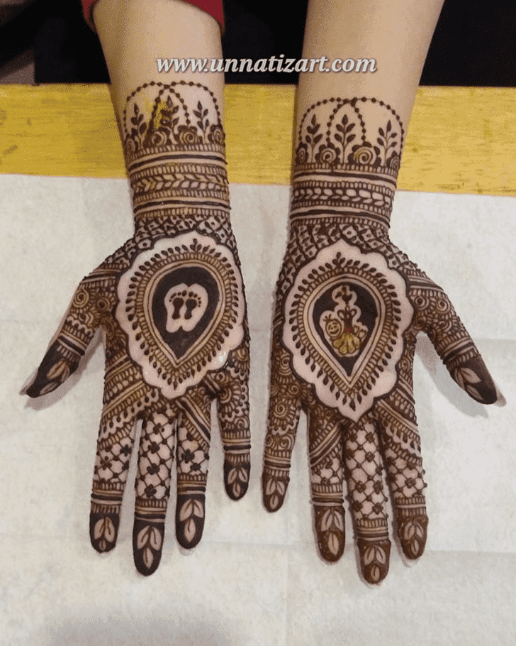 Exquisite Independence Day Henna Design