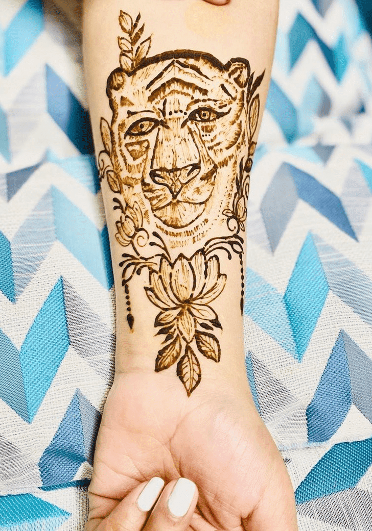 Good Looking Independence Day Henna Design
