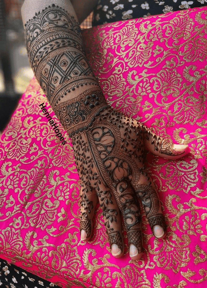 Magnificent Independence Day Henna Design