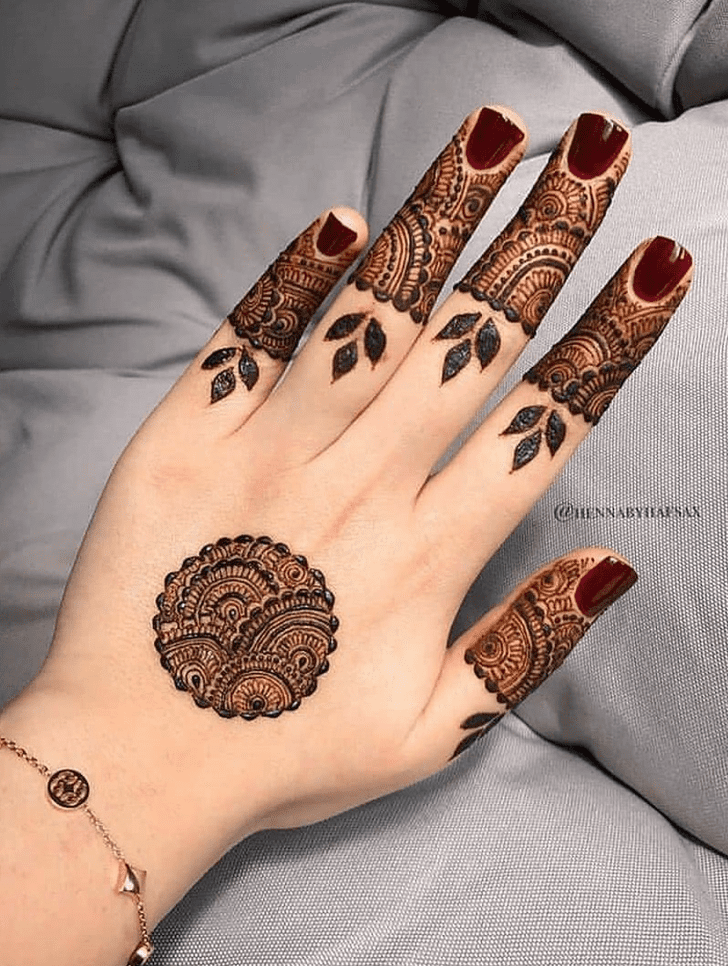 Pleasing Independence Day Henna Design
