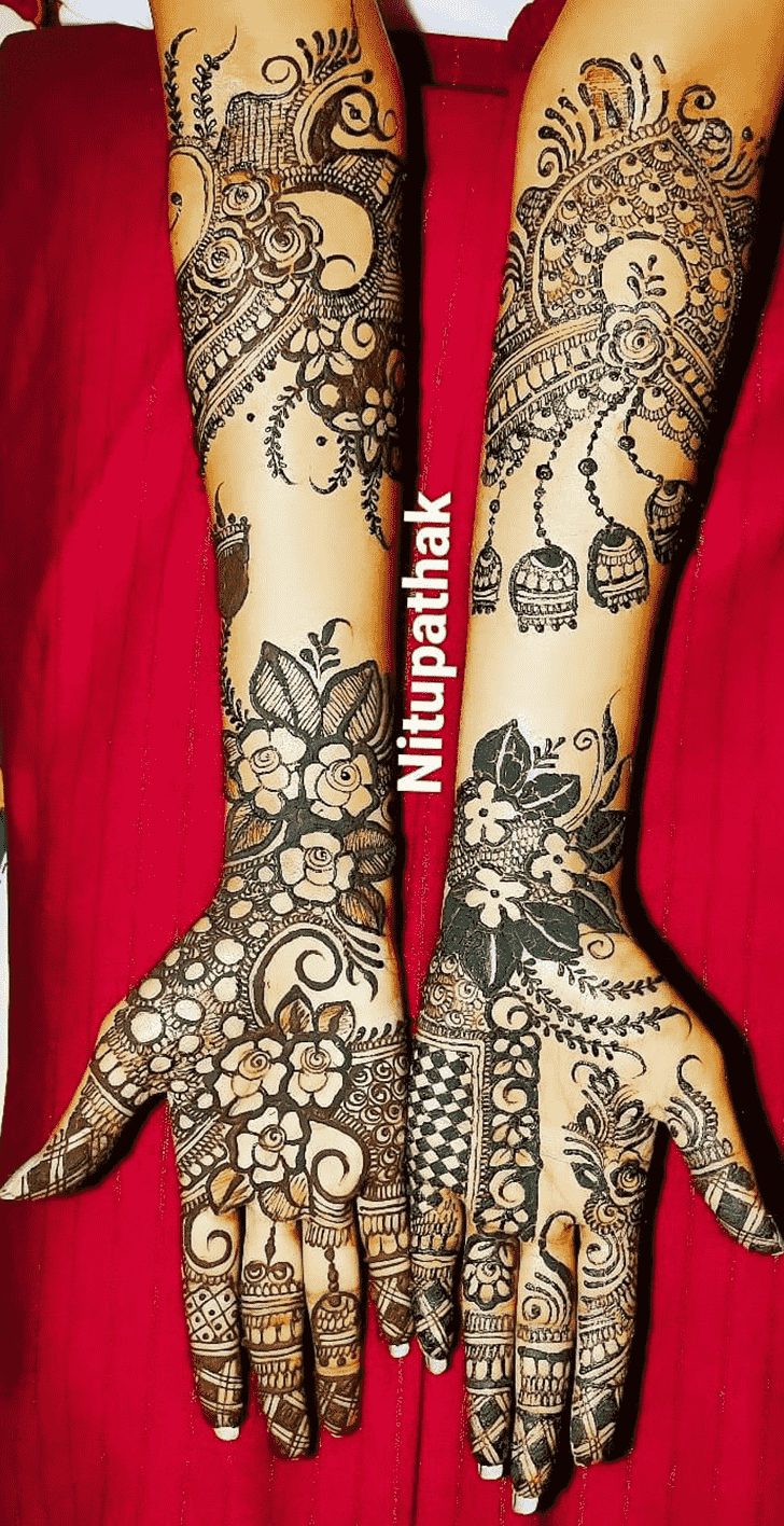 Pretty Indo Western Henna Design