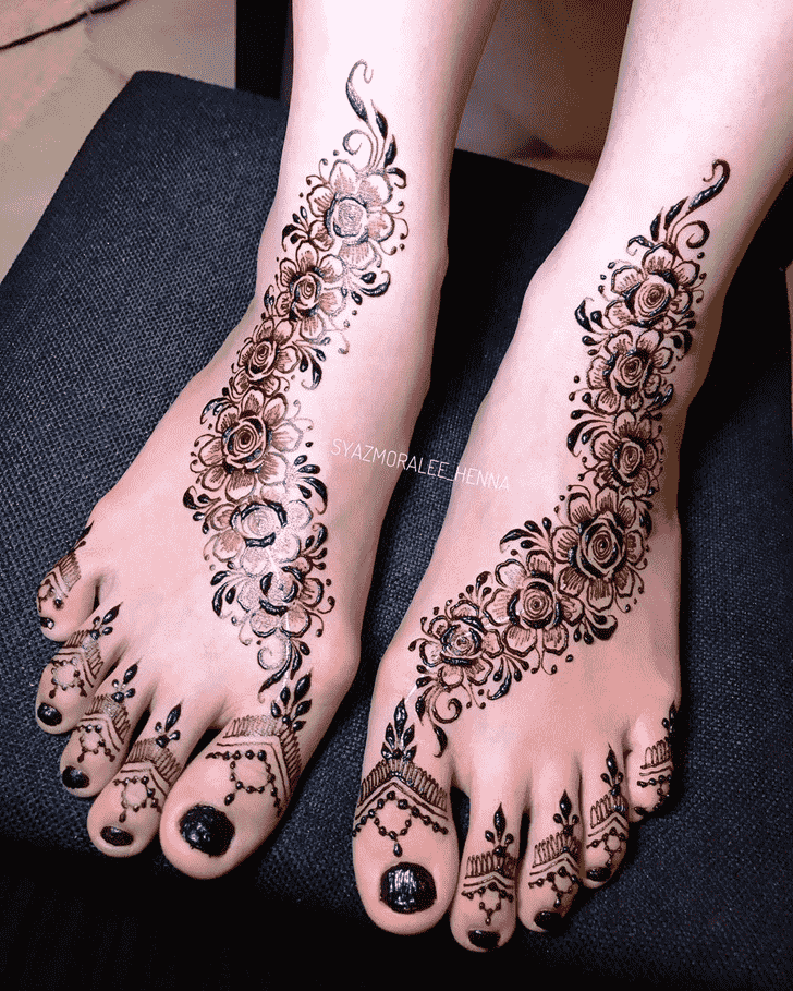 Alluring Indore Henna Design