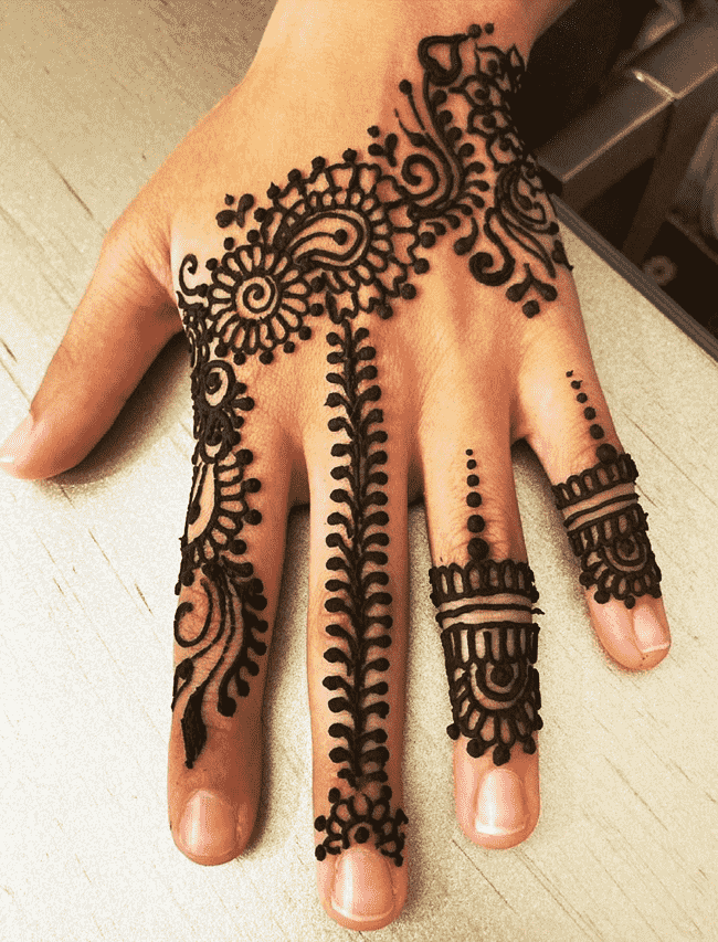 Shapely Islamabad Henna Design