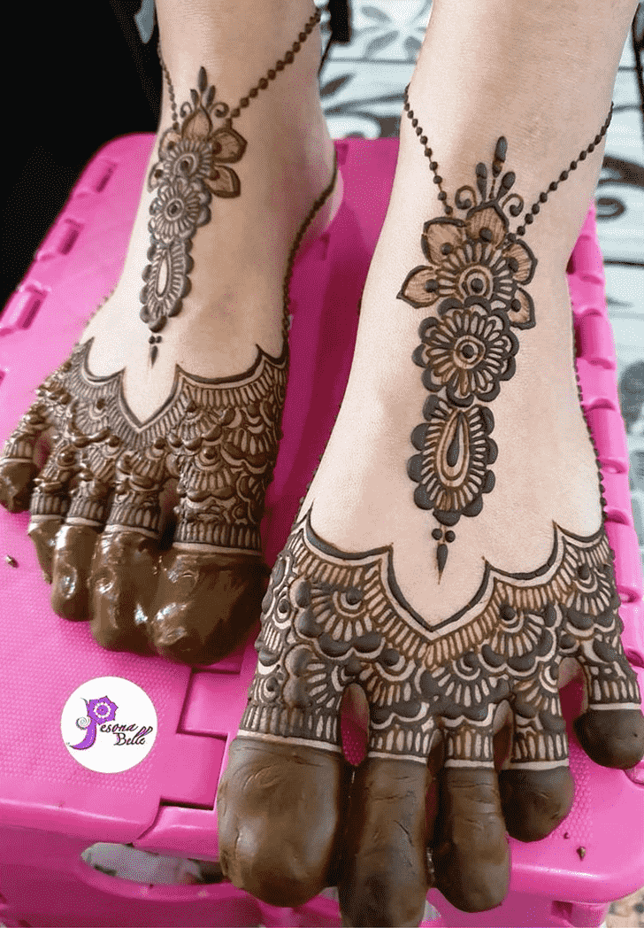 Refined Jaipur Henna Design