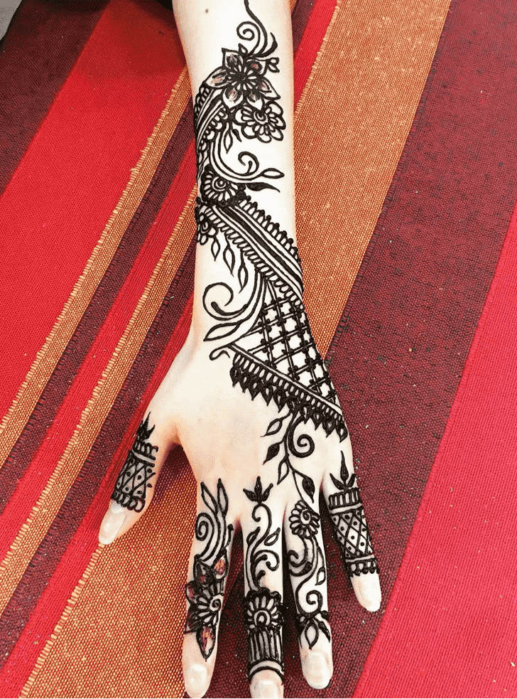 Delicate Jamshedpur Henna Design