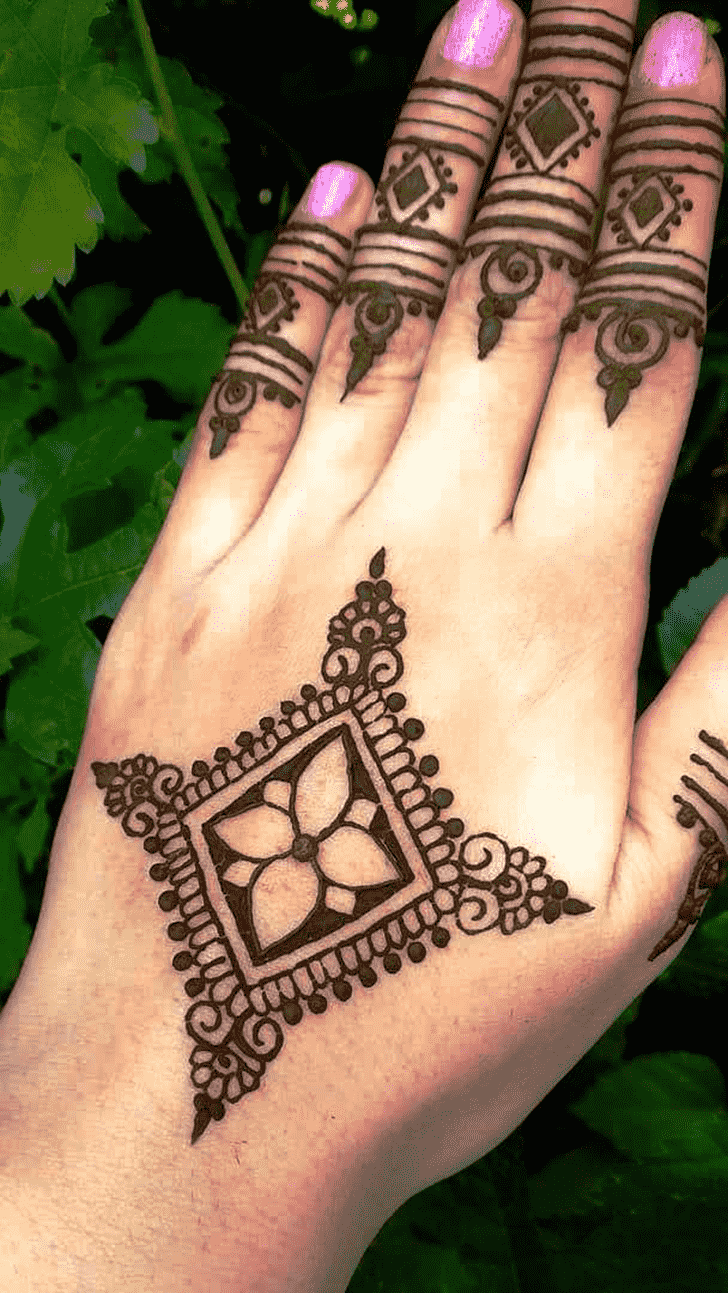 Delicate Jewellery Henna Design