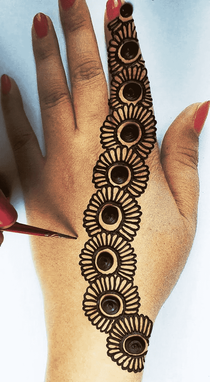 Enticing Jewellery Henna Design