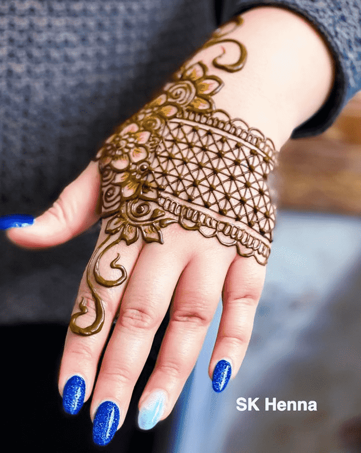 Enthralling Jewelry Henna Design