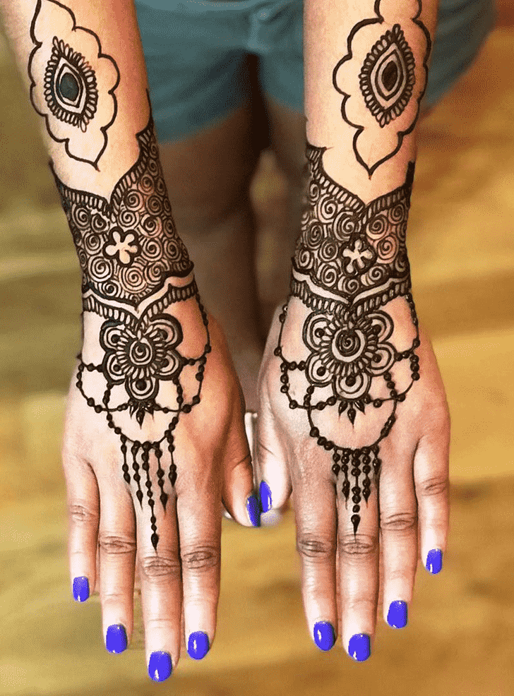 Enticing Jewelry Henna Design