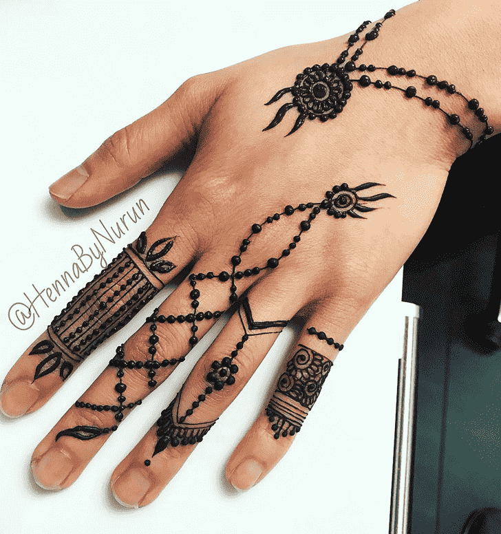 Exquisite Jewelry Henna Design
