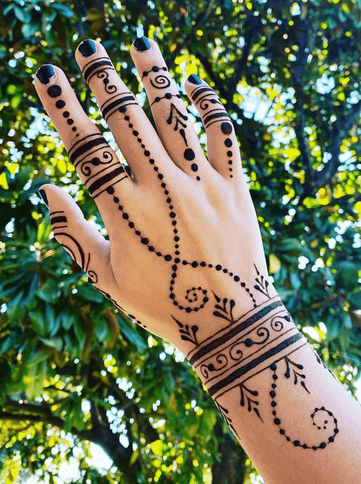 Fascinating Jewelry Henna Design