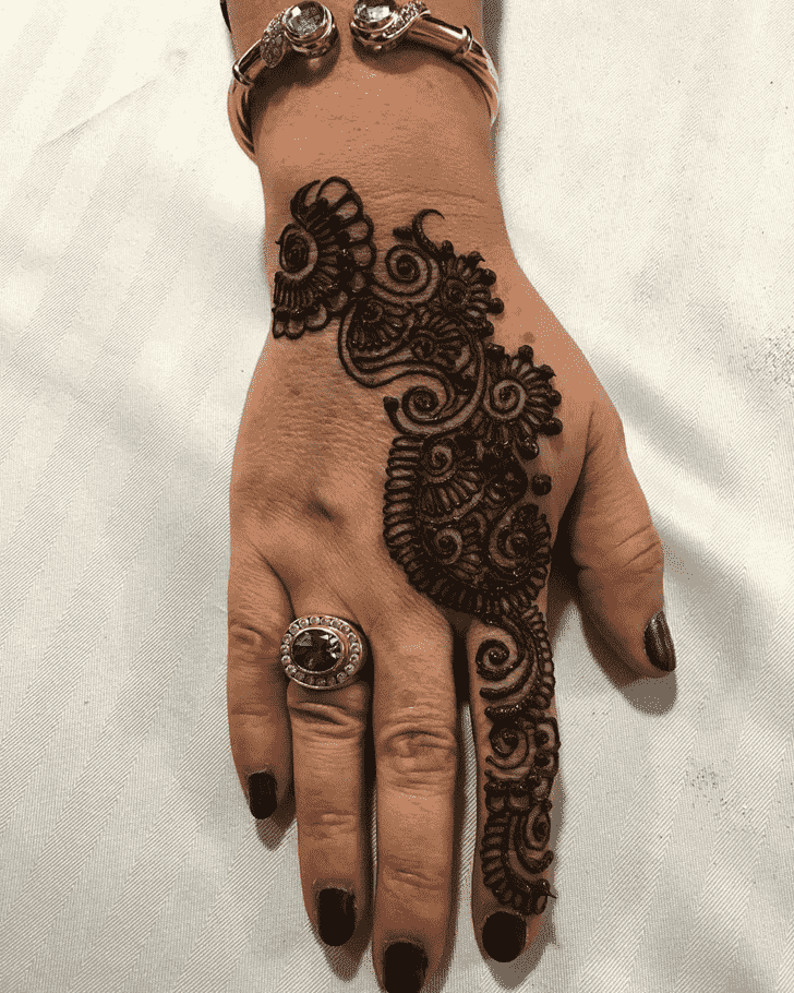 Marvelous Jewelry Henna Design